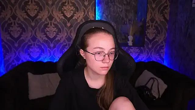 ArrinaWairr on StripChat 