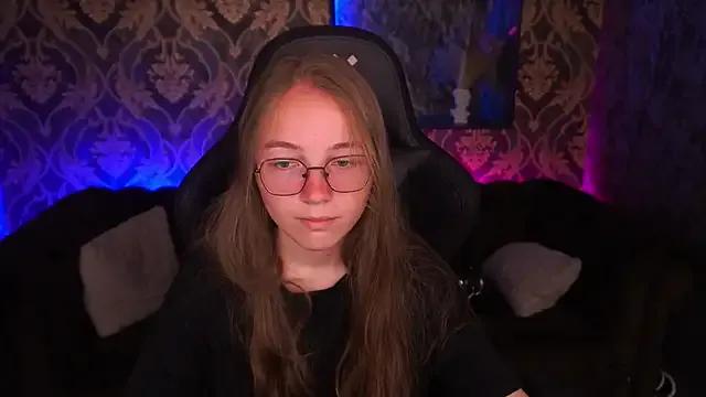ArrinaWairr on StripChat 