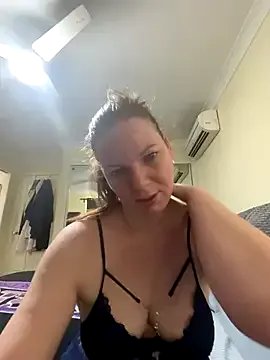 AussieKittyPurr on StripChat