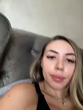 BabesGoWild on StripChat 