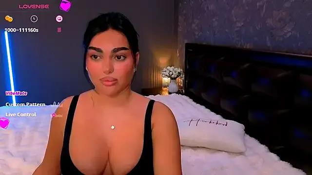 babyleilaa on StripChat 