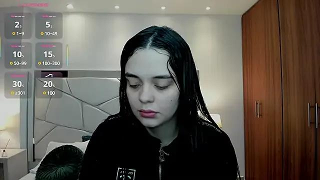 Bella-hadiid on StripChat 