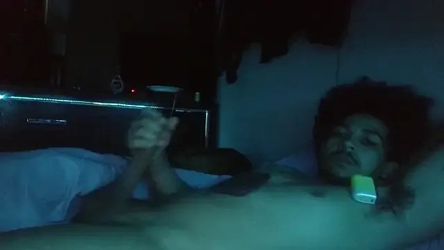 bigdickjojo69 on StripChat