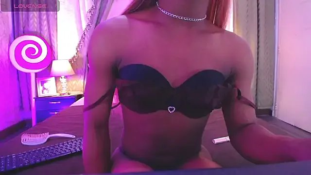 bloom_bbc on StripChat