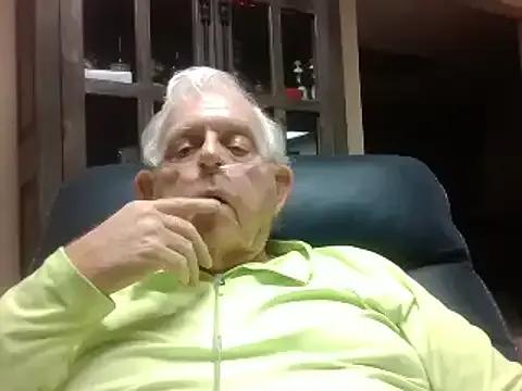 bootlegmanz on StripChat