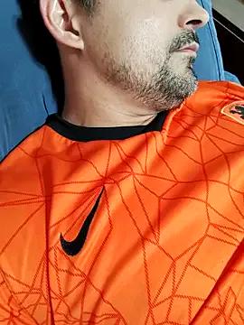 Bradd_32 — CLOSE UP HANDJOB + CUMSHOT