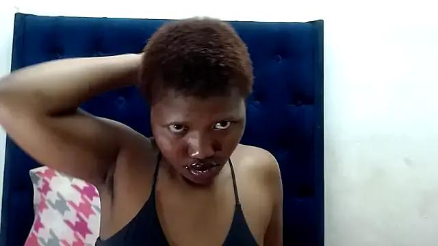 BUNNYCHOWX28 on StripChat 