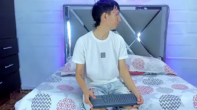 BunnyLove_ on StripChat