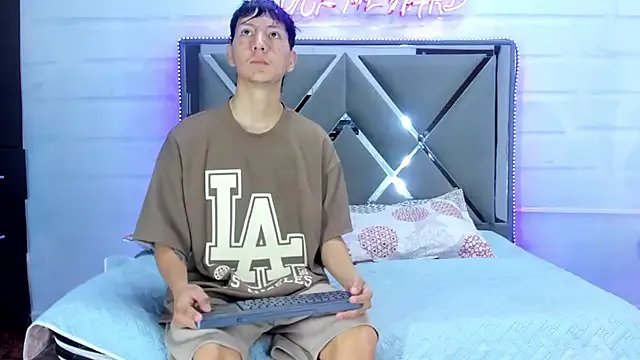 BunnyLove_ on StripChat