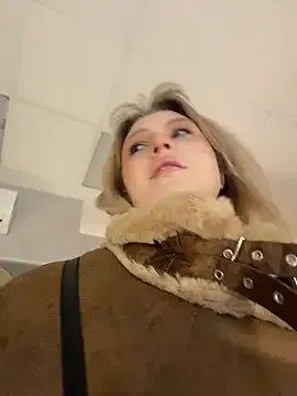 CaitlinSugar — good morning with my boobs