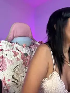 CarolinaRosas on StripChat