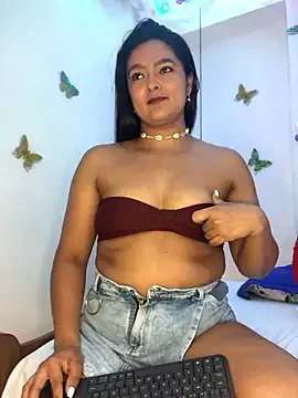 cristina1800 on StripChat