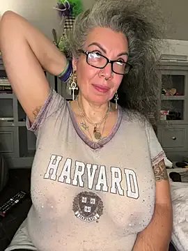 dieseldame1313 on StripChat