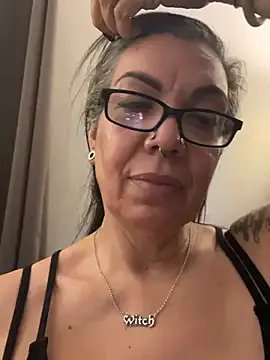 dieseldame1313 on StripChat