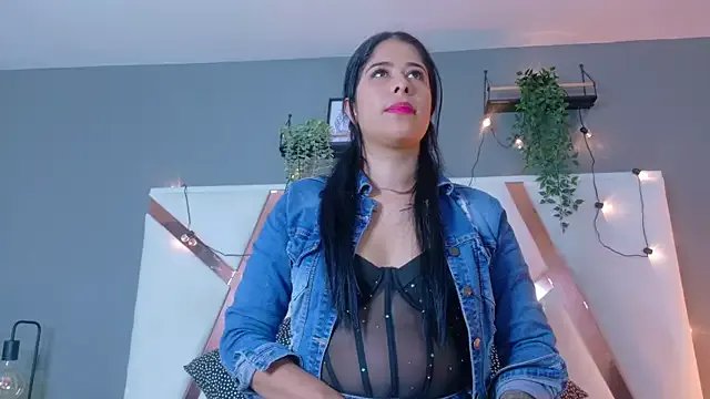 DulceAurora__ on StripChat