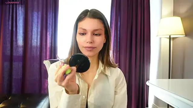 ElwynaBrickell — Show the ass without tights