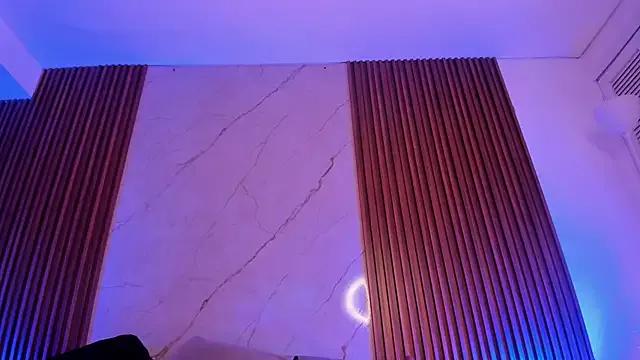 Emiilycollins on StripChat 