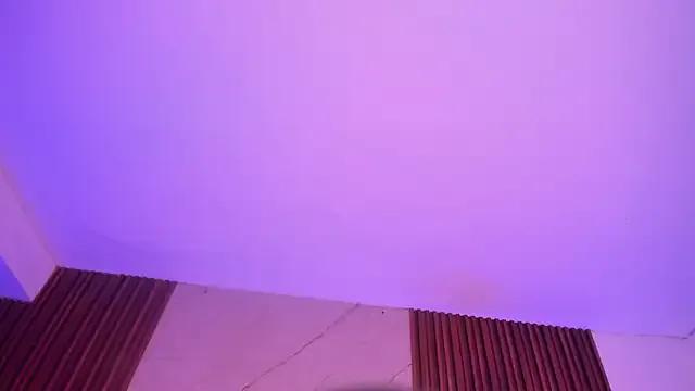 Emiilycollins on StripChat 