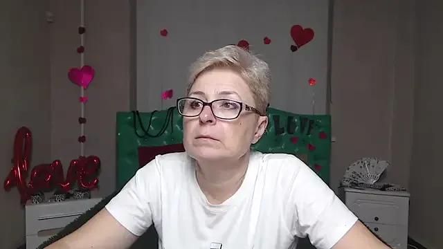 EmiliaGree — Make my pussy wet, make me moan