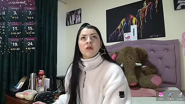 Emmie_Hot on StripChat 