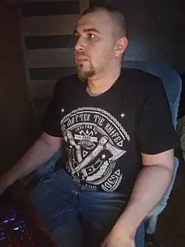 Foxyshaved on StripChat