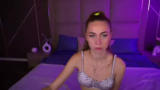 GoGoDream — to be in stockings and high heels