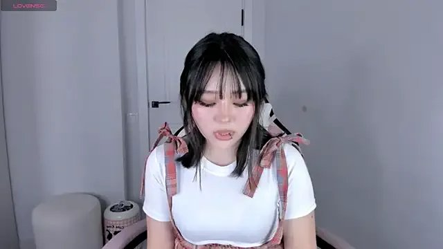 hee_young11 on StripChat