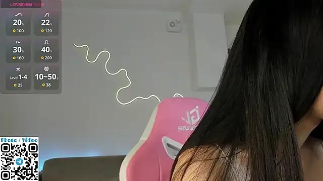 Helen_Spark on StripChat 