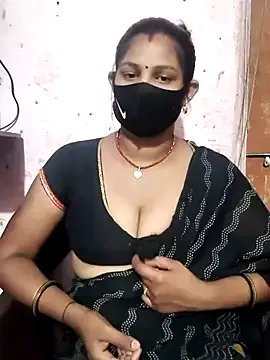 Hotcouplepriya on StripChat
