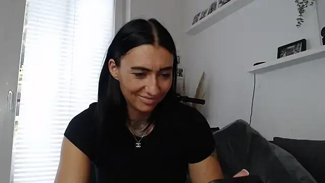 IntiMia on StripChat 