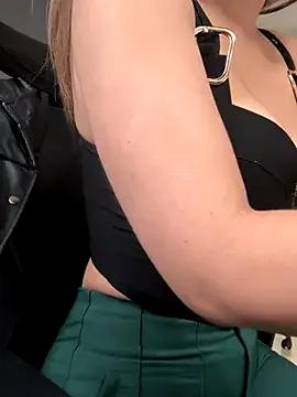Isabella_Varella — Private on StripChat