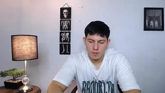 JamesCr_ — Freechat on StripChat