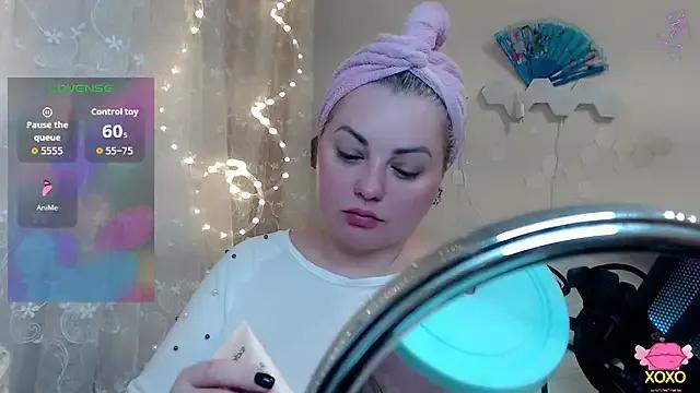 JewellKiss7 on StripChat 