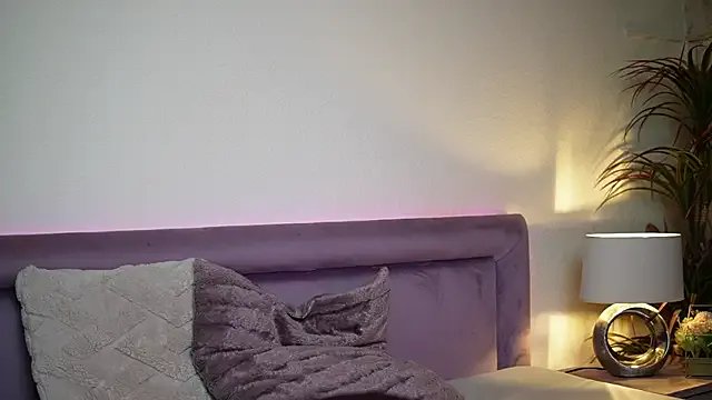 JoelleApril on StripChat