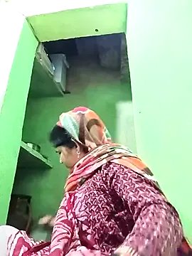 Karishma_cute on StripChat