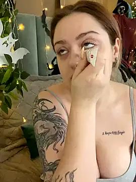 KellyMoors on StripChat 