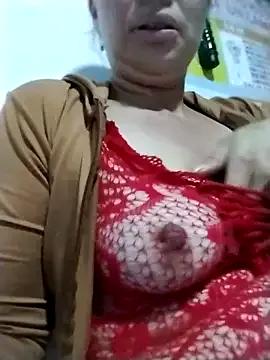 LaraCaliente on StripChat 