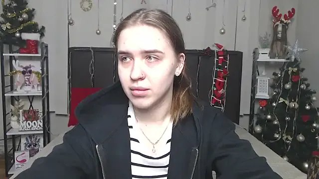 LauraHlot on StripChat