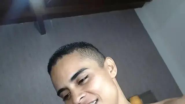 Liiamthompson on StripChat 
