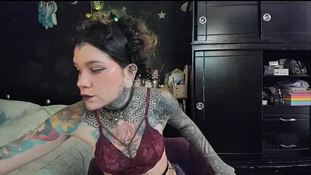 Lilmarieee on StripChat 