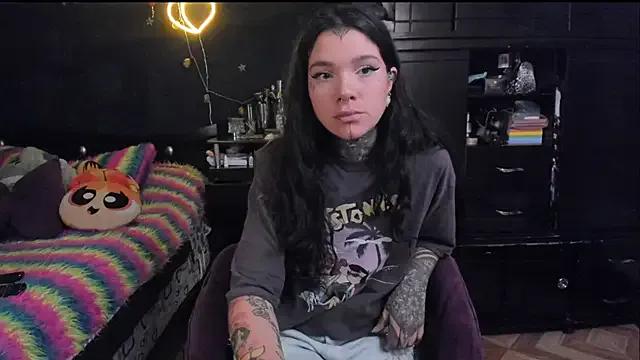 Lilmarieee on StripChat 