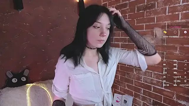 LisaBunnyy — Freechat on StripChat