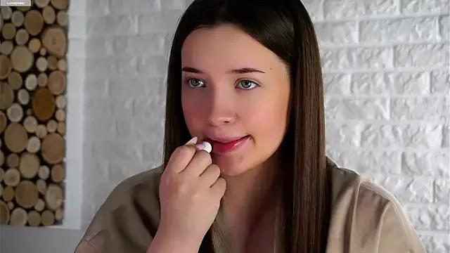 LowOncoming on StripChat 