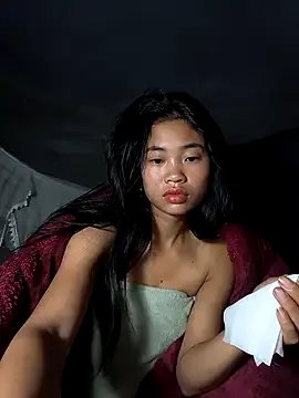 Lynly_k2 on StripChat 