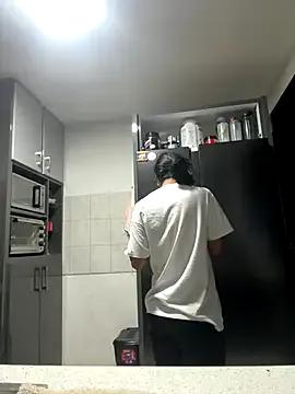 lynn9000 on StripChat 