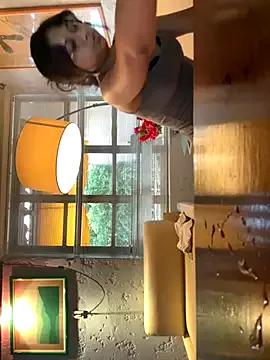 lynn9000 on StripChat 