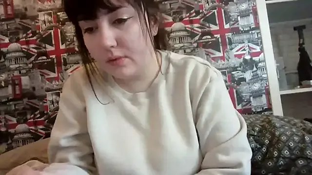 Lynylou on StripChat