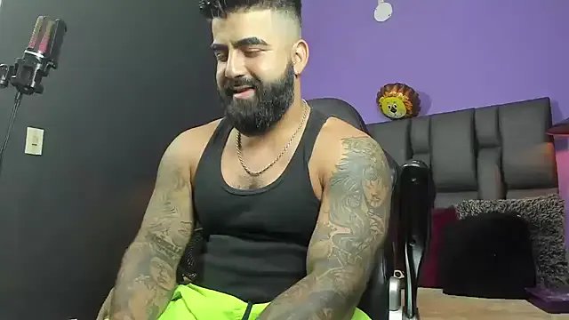 Lyon_vach on StripChat