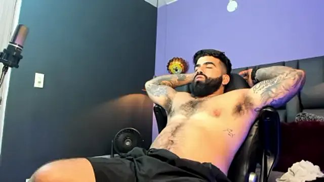 Lyon_vach on StripChat