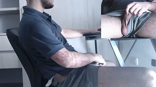 mateoconde00 on StripChat